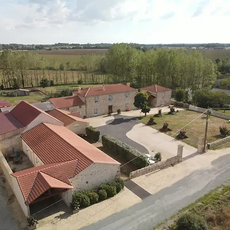 Le Logis Du Chateau Гостевой дом *