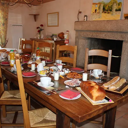 Le Logis Du Chateau Gæstehus *