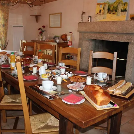 Le Logis Du Chateau Pensión *