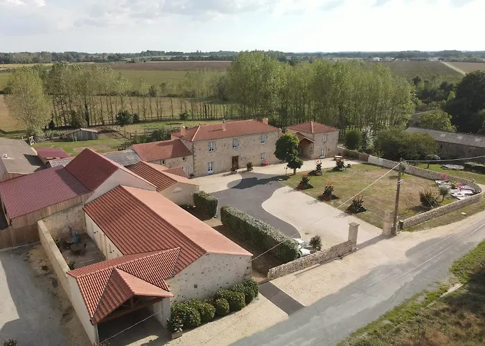 Le Logis Du Chateau Pensjonat *